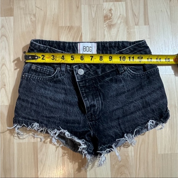 Urban Outfitters BDG Raw Hem Denim Shorts Black Asymmetrical Button Size 24 - Picture 2 of 6